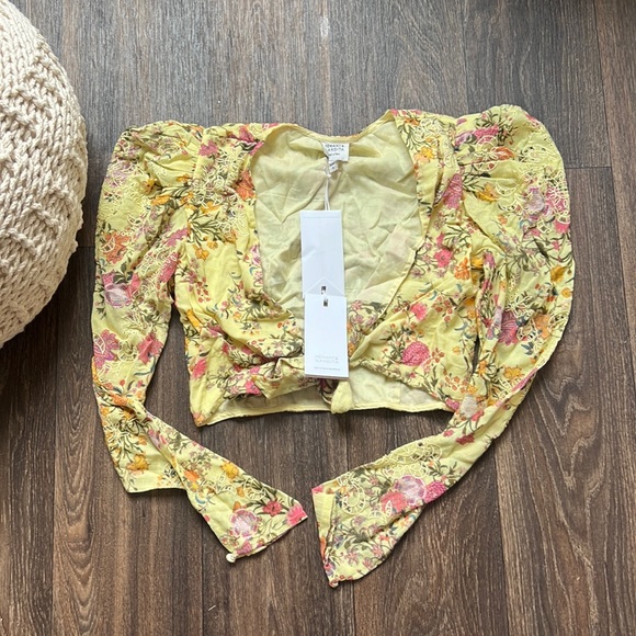 Hemant & Nandita Pria Top - Picture 2 of 6